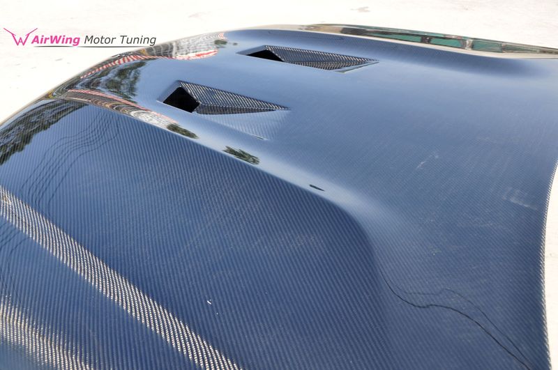 W207 - black series Carbon hood 04